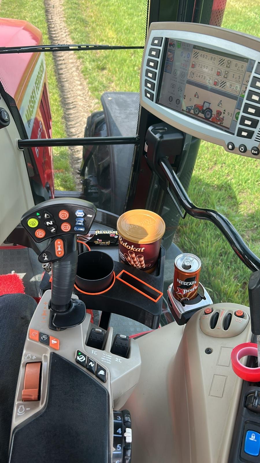 Massey Ferguson 5700 Dyna-6 Kolçak Sehpası | Kabin İçi Traktör Sehpası